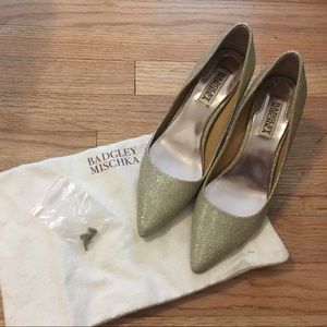 badgley mischka gold kitten heels